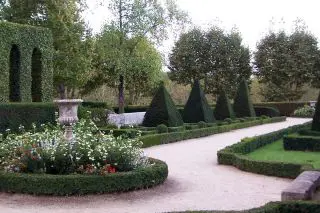 marmande cloisters garden