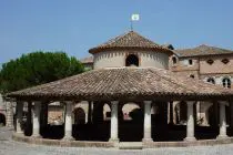 Auvillar town Circular grain market