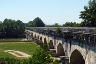 agen canal bridge 2